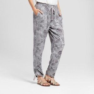 Knox Rose Gray Floral Joggers XL